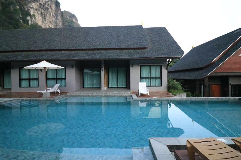 The Scene Cliff View Villas By Swiss-Belhotel Krabi town Kültér fotó